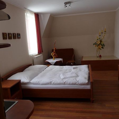 Guest House Penzion Fortuna Тврдошин Экстерьер фото