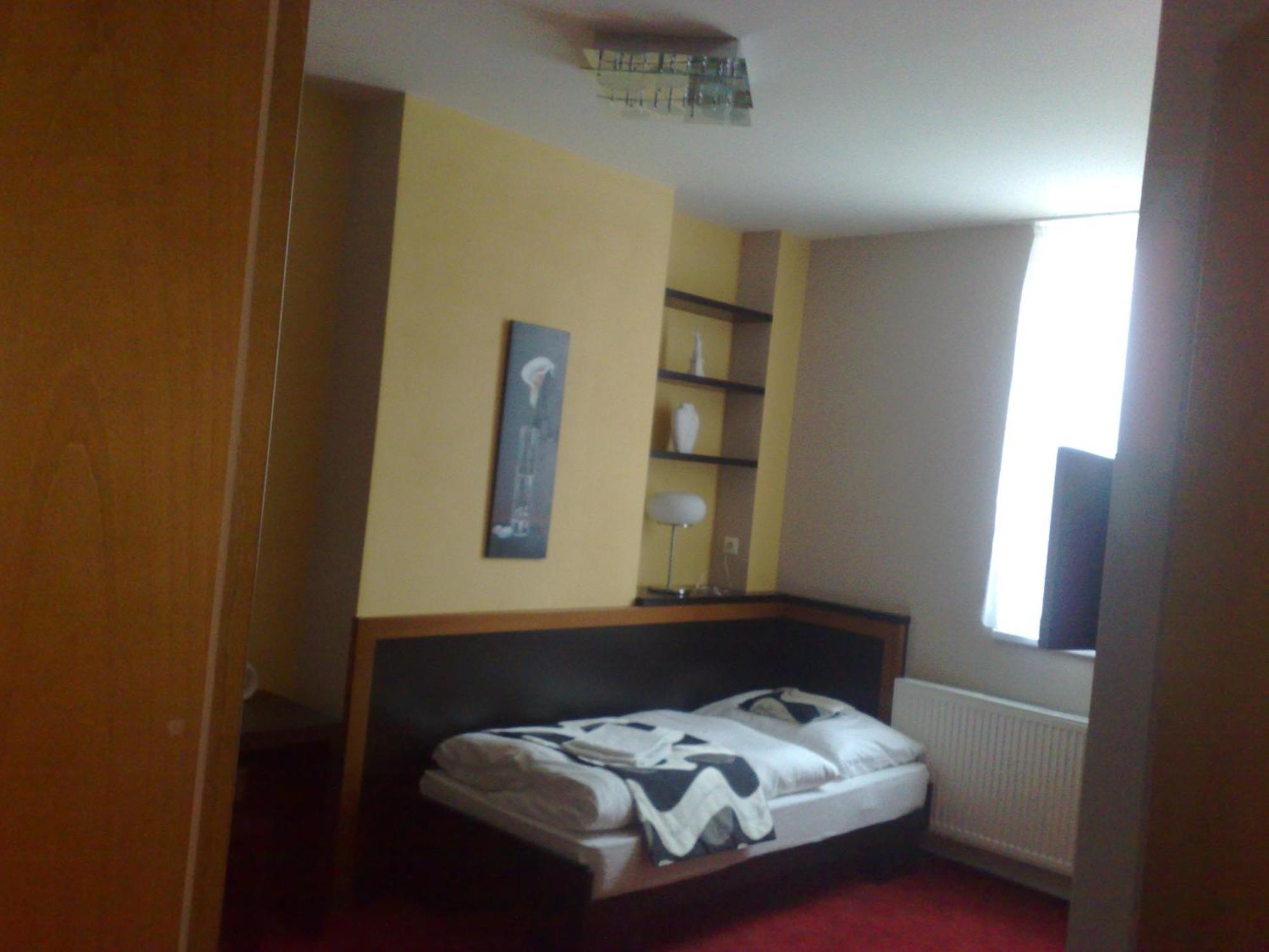 Guest House Penzion Fortuna Тврдошин Экстерьер фото