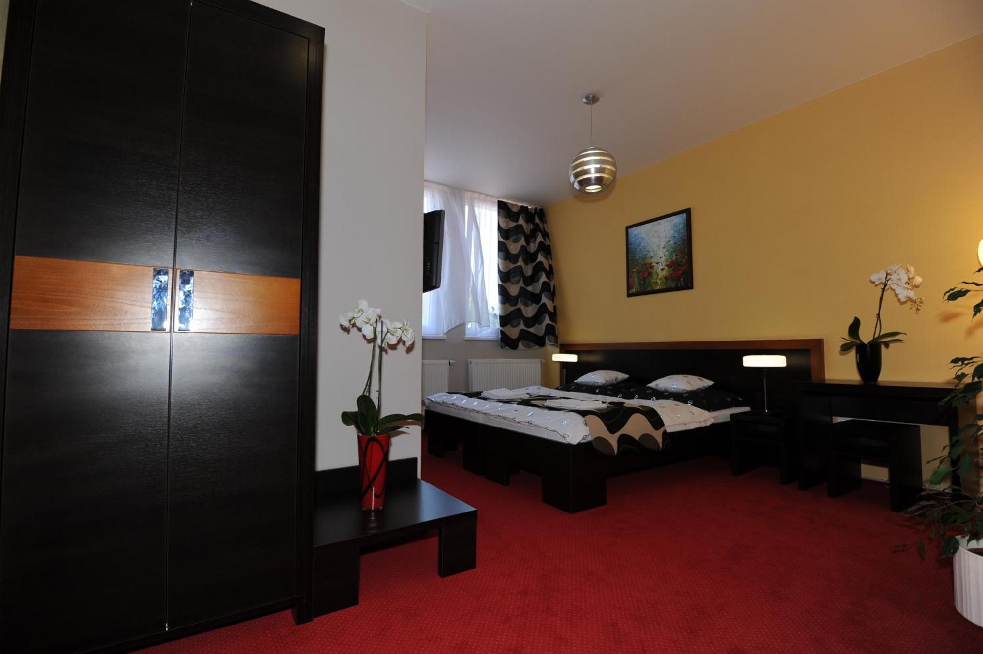 Guest House Penzion Fortuna Тврдошин Экстерьер фото