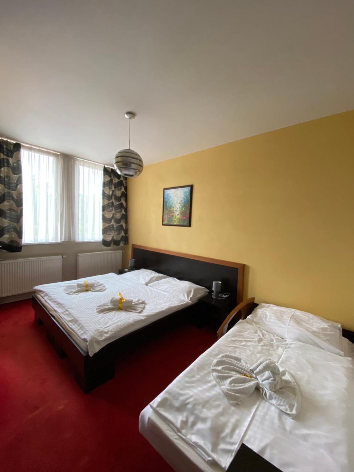 Guest House Penzion Fortuna Тврдошин Экстерьер фото