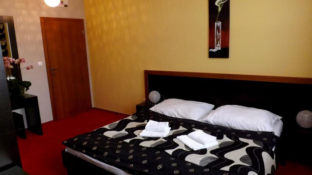 Guest House Penzion Fortuna Тврдошин Номер фото