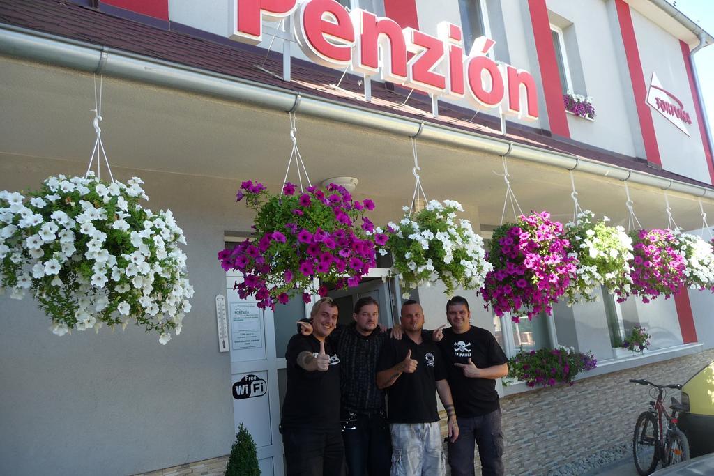 Guest House Penzion Fortuna Тврдошин Экстерьер фото